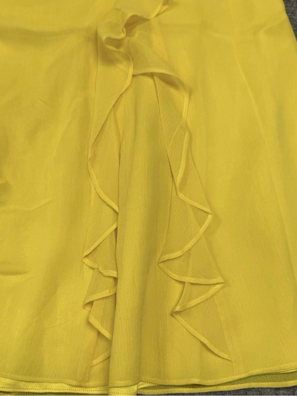 ST. JOHN Silk Wmns Yellow Blouse With Skirt Set READ Measurments - Picture 12 of 16